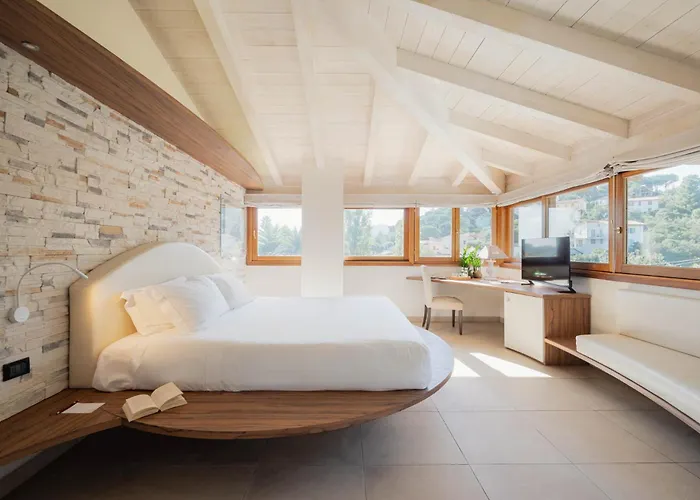 Barracuda ホテル 4*