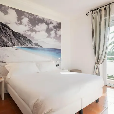 Barracuda 4* مارينا دي كامبو