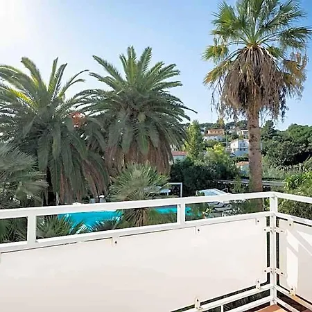 Ξενοδοχείο Barracuda 4*